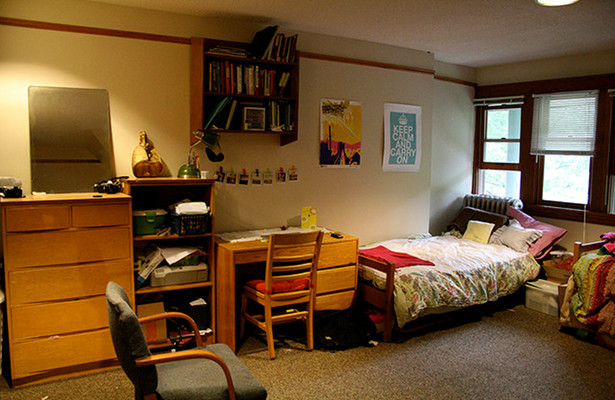 back to school dorm list.jpg